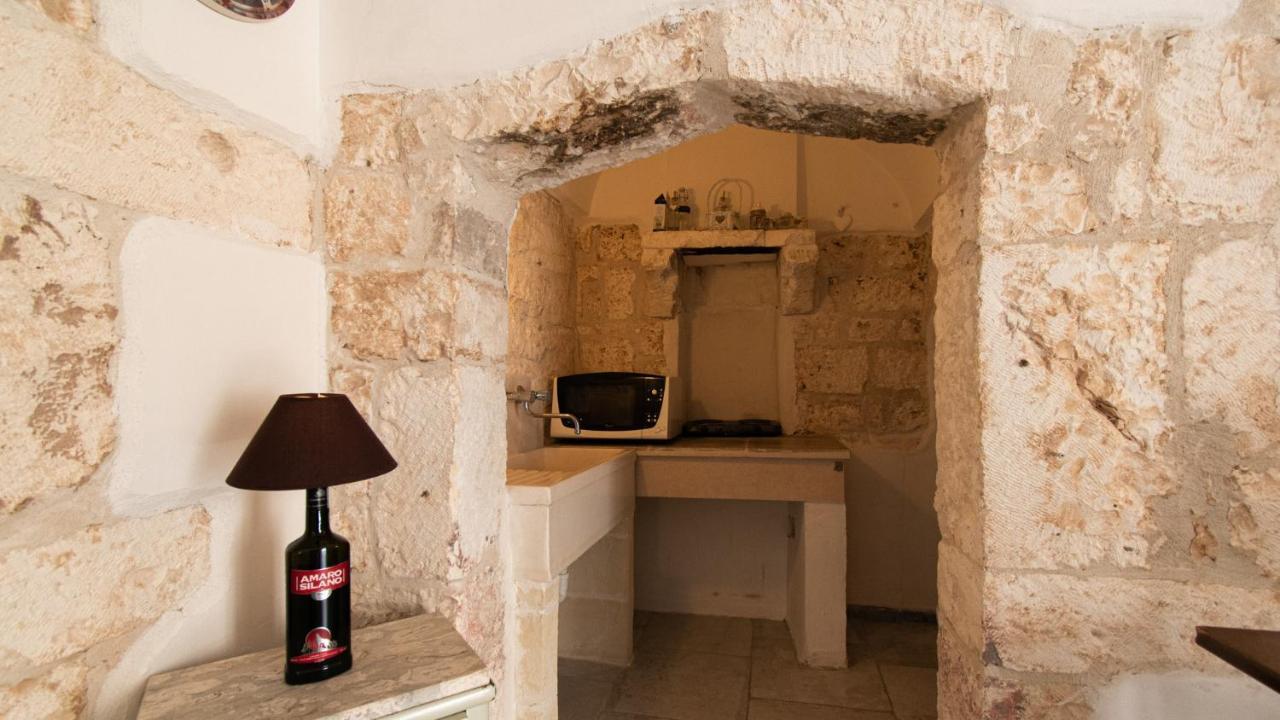 דירות אוסטוני Casetta Vicolo Ennio By Typney מראה חיצוני תמונה